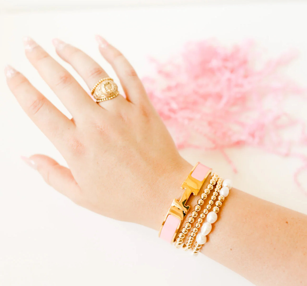 Beaded Blondes Willow Pearl Bracelet in Gold