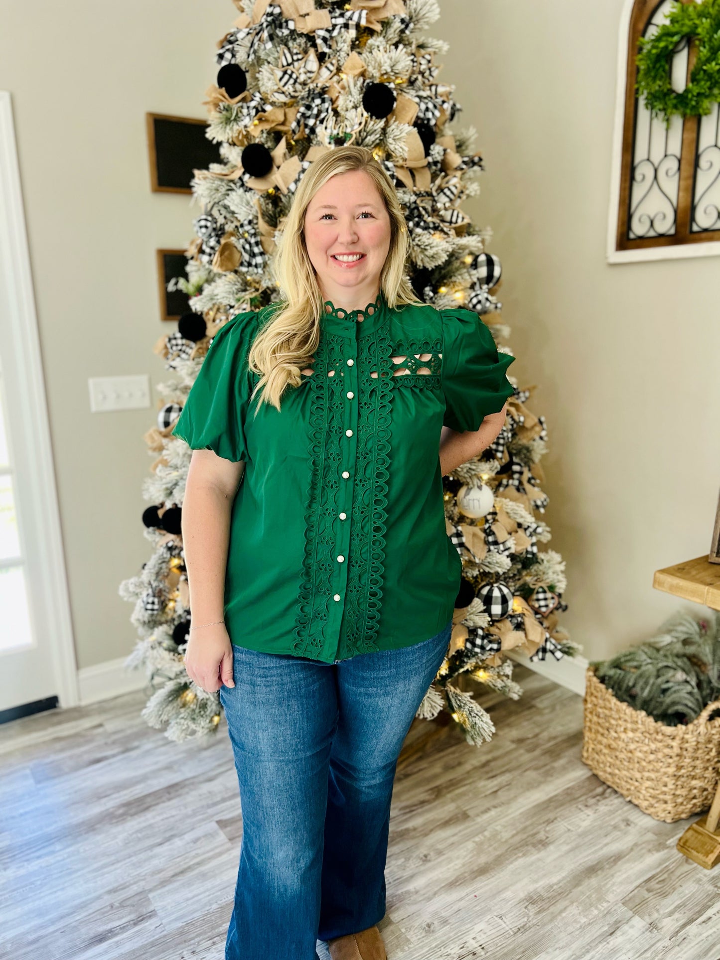 Carolina Eyelet Curvy Blouse in Green