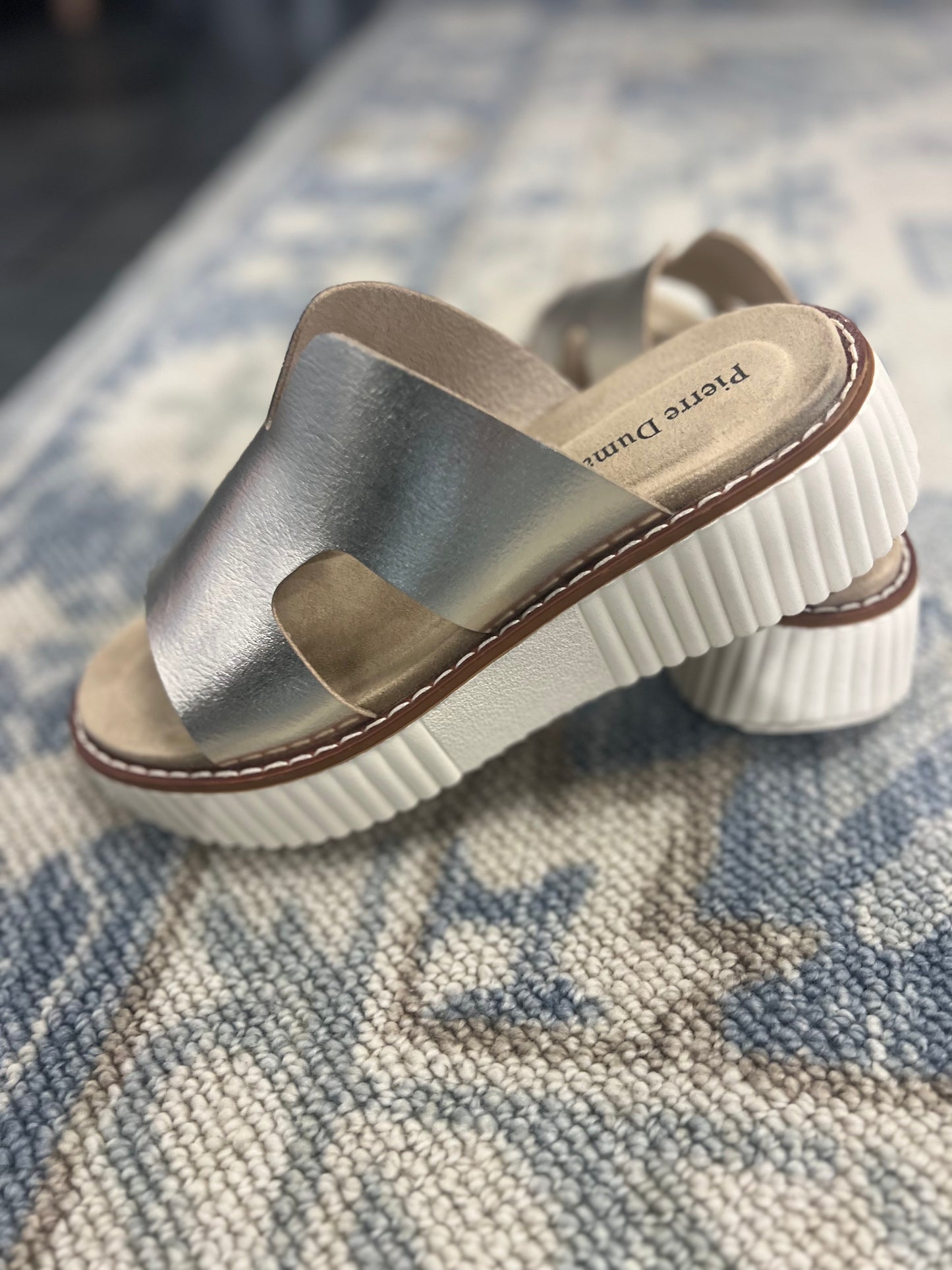 Veronica Sandal in Gold